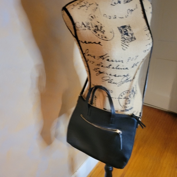 Black Crossbody Handbag - Picture 3 of 13